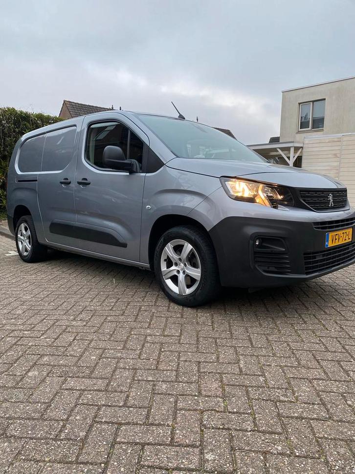 Peugeot Partner 1.5 Bluehdi 130pk Long Eat8 2020 Grijs, Auto's, Bestelauto's, Particulier, ABS, Achteruitrijcamera, Adaptieve lichten