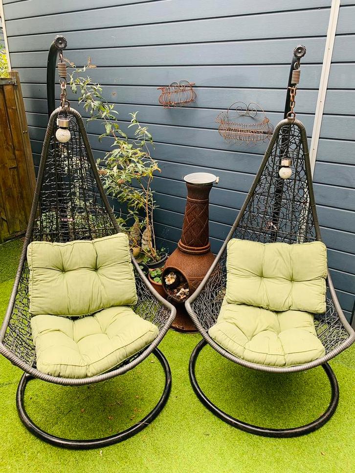 Twee hangei loungestoel , egg lounge chair, Tuin en Terras, Tuinsets en Loungesets, Zo goed als nieuw, Ophalen of Verzenden