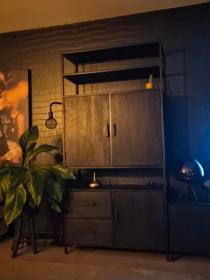 Mooie mango houten buffetkast, Huis en Inrichting, Kasten | Boekenkasten, Zo goed als nieuw, 100 tot 150 cm, 150 tot 200 cm, 25 tot 50 cm