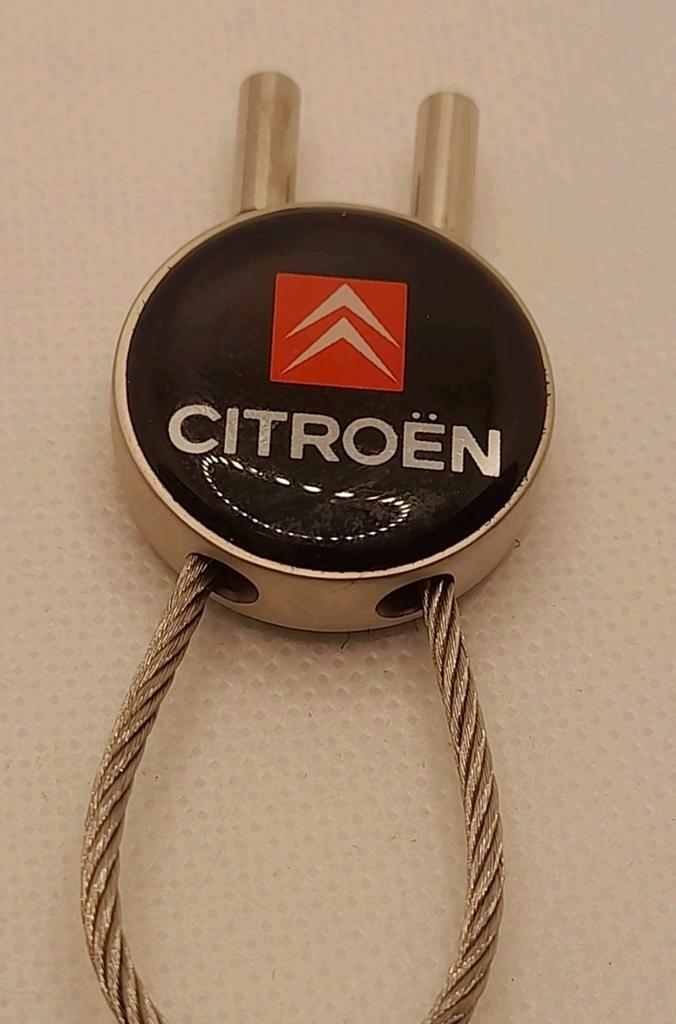 Mooie dubbele sleutelhanger Citroën C5 Athena, Verzamelen, Sleutelhangers, Zo goed als nieuw, Ophalen of Verzenden
