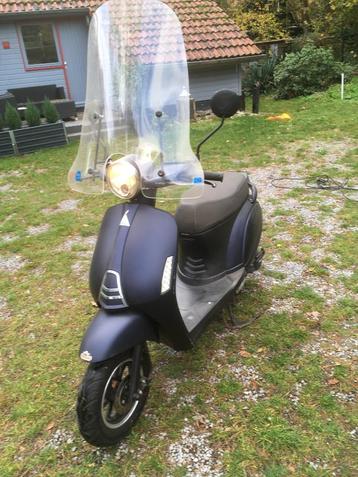 Turbho scooter beschikbaar voor biedingen
