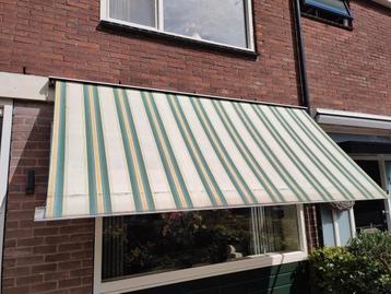 Elektrisch zonnescherm, gestreept, groen/creme/geel beschikbaar voor biedingen