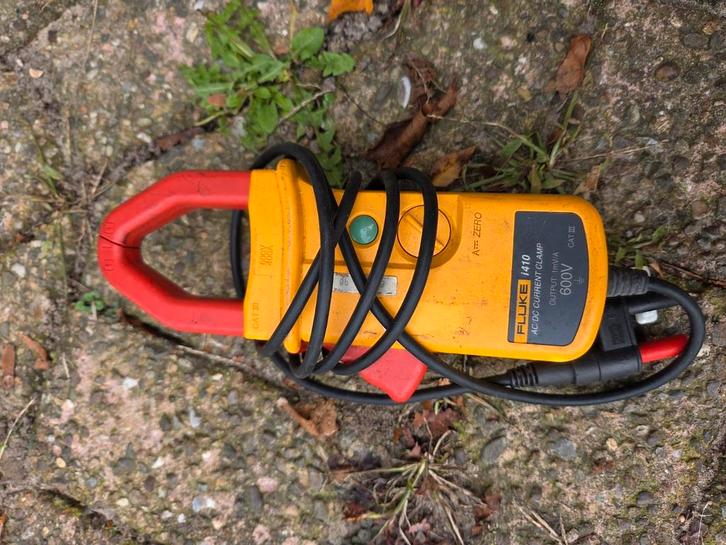 FLUKE i410, Doe-het-zelf en Verbouw, Meetapparatuur, Zo goed als nieuw, Multimeter, Ophalen of Verzenden