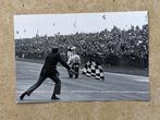 Org z/w foto 20x30 cm winnaar Wil Hartog TT Assen 25-06-1977, Verzenden, Nieuw, Motoren