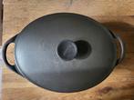Vintage Le Creuset Cousances ovale gietijzeren braadpan 30cm, Gietijzer, Ophalen of Verzenden, Zo goed als nieuw, Keramische plaat