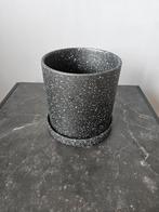 Stijlvolle Bloempot met Schotel - Grijs Gespikkeld, Tuin en Terras, Bloempotten, Rond, Zo goed als nieuw, Aardewerk, Tuin