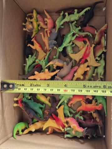 Mini dino's kleine dino's dinosauriërs dinosaurusen  beschikbaar voor biedingen