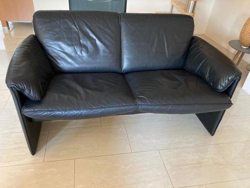 Leolux Bora Bora 2-zits bank - zwart leer (1), Huis en Inrichting, Banken | Bankstellen, Gebruikt, Rechte bank, Tweepersoons, 150 tot 200 cm