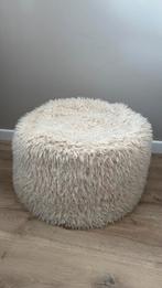 Leuke creme teddy/fluffy poef., Huis en Inrichting, Banken | Voetenbanken en Poefen, Rond, Minder dan 50 cm, Ophalen of Verzenden