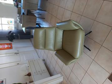 Fauteuil  beschikbaar voor biedingen