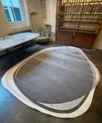 Leolux Pode Shallow tapijt kleur Mud large, Huis en Inrichting, Stoffering | Tapijten en Kleden, Ophalen, Nieuw, Rechthoekig, 200 cm of meer