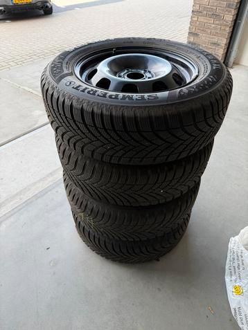 Winterbanden met Velgen 215/65 R16 8 mm profiel zgan! beschikbaar voor biedingen