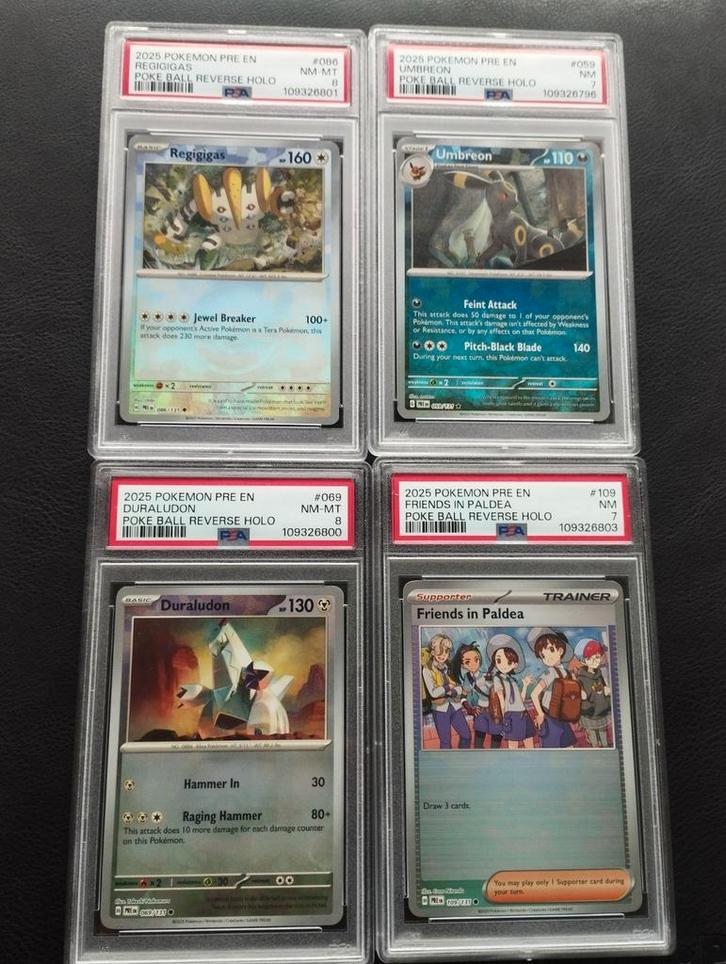 4 PSA8 Holo Pokemon kaarten Pokeball Prismatic Evolutions, Hobby en Vrije tijd, Verzamelkaartspellen | Pokémon, Zo goed als nieuw