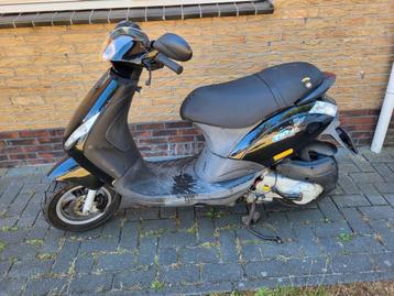 Piaggio zip snor geldige plaat beschikbaar voor biedingen