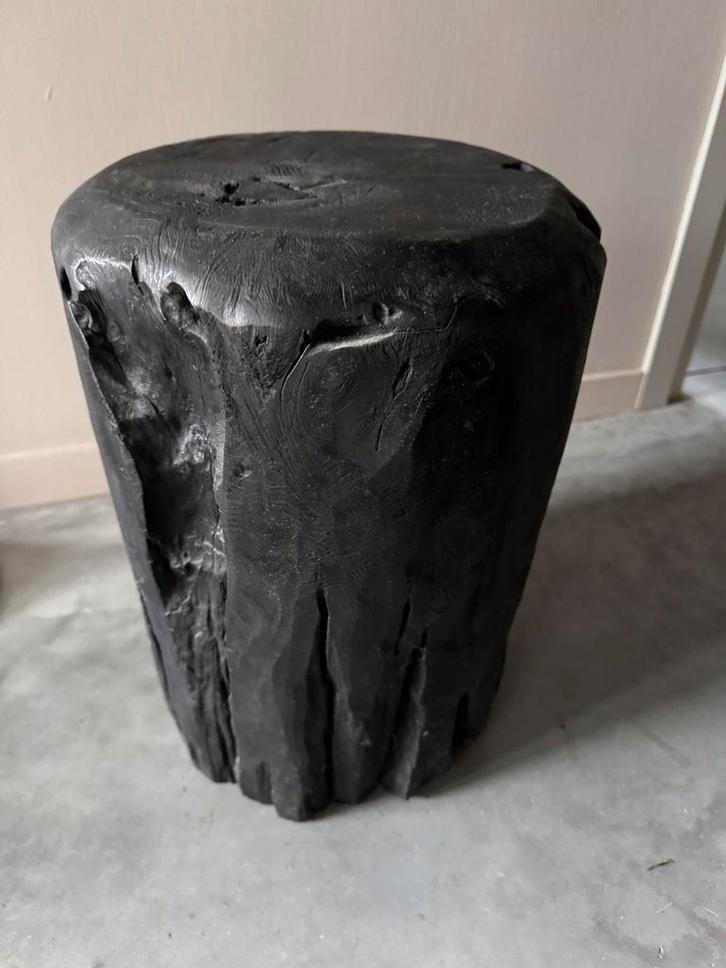 Kruk bijzettafel Pomax zwart Shou Sugi Ban WABI SABI, Huis en Inrichting, Tafels | Bijzettafels, Zo goed als nieuw, Rond, 45 tot 60 cm