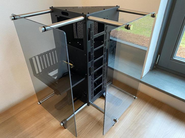 Thermaltake Core P90 Tempered Glass Edition, Computers en Software, Computerbehuizingen, Zo goed als nieuw, Ophalen