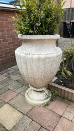 2 grote sierlijke bloempotten, Tuin en Terras, Tuinvazen, Ophalen, Gebruikt