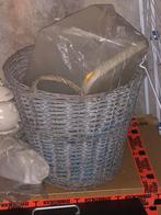 Wasmand, Huis en Inrichting, Woonaccessoires | Schalen en Manden, Ophalen of Verzenden, Zo goed als nieuw, Rond, Riet