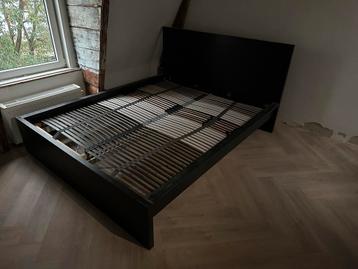 IKEA bed zwart met 2 lades