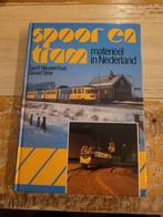 Spoor Trein en Tram boek, Verzamelen, Spoorwegen en Tramwegen, Boek of Tijdschrift, Ophalen of Verzenden, Trein, Zo goed als nieuw