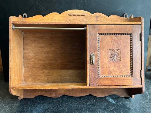 Vintage oud antiek bijbelkastje met slot, Antiek en Kunst, Antiek | Meubels | Kasten, Ophalen of Verzenden