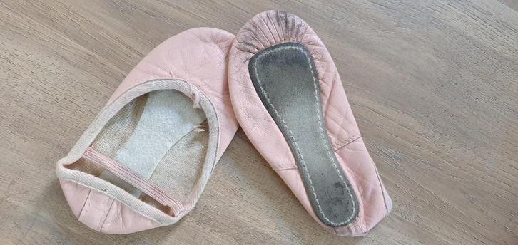 Balletschoenen Balletschoentjes maat 27 + 32 + 37 + "CROCS", Sport en Fitness, Ballet, Zo goed als nieuw, Schoenen, Ophalen of Verzenden