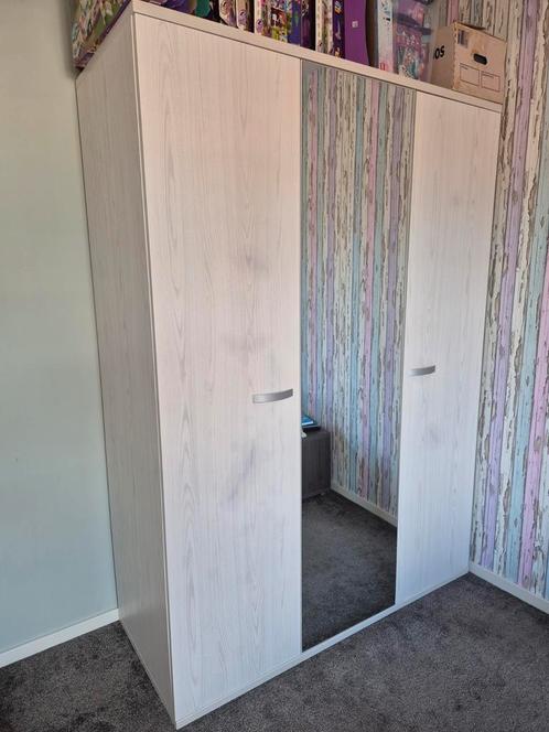 Kledingkast Helga, Huis en Inrichting, Kasten | Kledingkasten, Gebruikt, 200 cm of meer, 150 tot 200 cm, 50 tot 75 cm, Met deur(en)