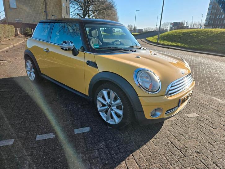 Mini Cooper 1.6 16V met nieuwe apk en onderhoudsbeurt, Auto's, Mini, Particulier, Cooper, Airbags, Airconditioning, Centrale vergrendeling