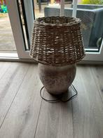 Mooie lamp met rieten kap, Ophalen, Gebruikt, Hout, 50 tot 75 cm