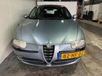 Alfa Romeo 147 1.6 T.Spark Edizione Limitata LEER CLIMA, Auto's, Alfa Romeo, Voorwielaandrijving, Gebruikt, 4 cilinders, Stoelverwarming