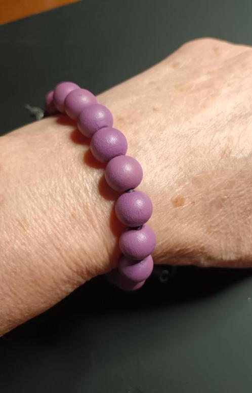 Armband van houten kralen, Sieraden, Tassen en Uiterlijk, Armbanden, Nieuw, Hout, Paars, Ophalen of Verzenden