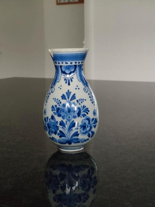 Delfts Blauw vaas van Royal Delft (1930-1940), Antiek en Kunst, Antiek | Vazen, Ophalen of Verzenden