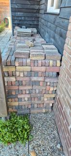 Gratis af te halen in Beetsterzwaag, Tuin en Terras, Ophalen of Verzenden, Gebruikt, Beton, Klinkers