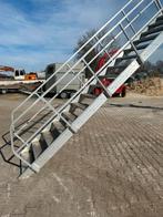 Bordestrap aluminium 3.5 hoog dichte tredes, Doe-het-zelf en Verbouw, Ladders en Trappen, Ophalen of Verzenden, Zo goed als nieuw