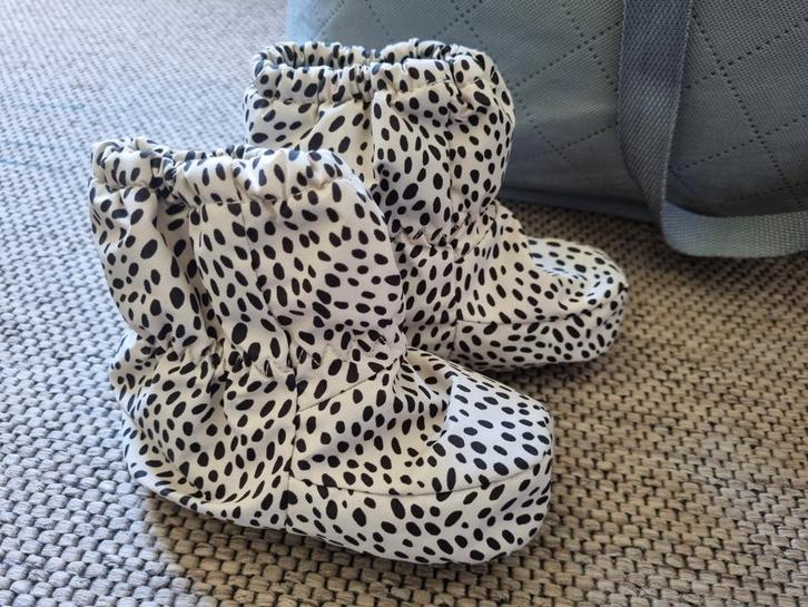 Waterafstotende slofjes maat 22~24, Kinderen en Baby's, Babykleding | Schoentjes en Sokjes, Zo goed als nieuw, Jongetje of Meisje