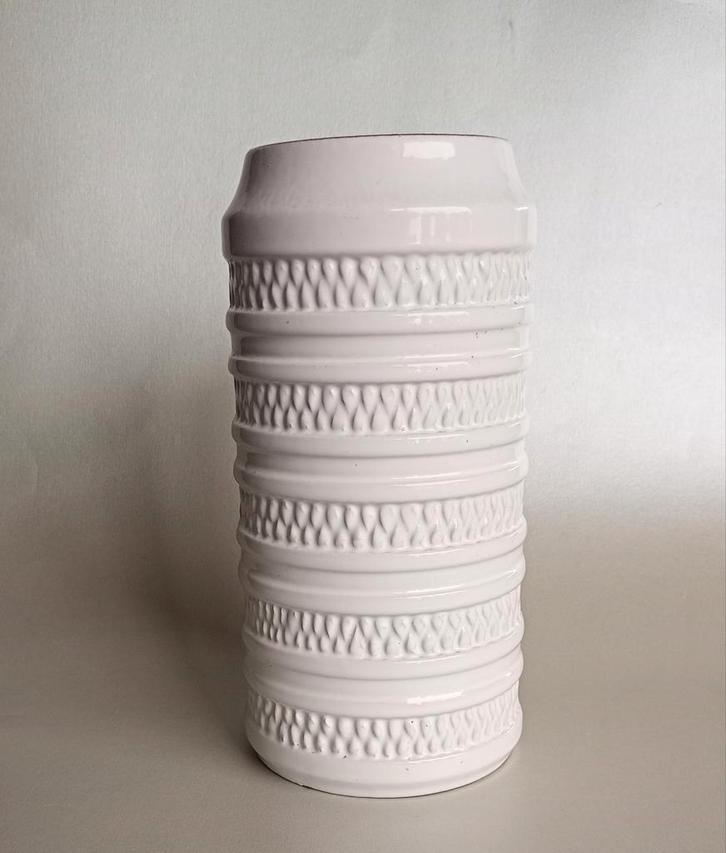 Witte vintage jaren '60,  vaas - West Germany, Huis en Inrichting, Woonaccessoires | Vazen, Wit, Minder dan 50 cm, Aardewerk of Porselein
