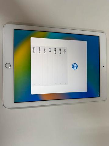Apple iPad Wi-Fi 32GB (2018) Zilver beschikbaar voor biedingen