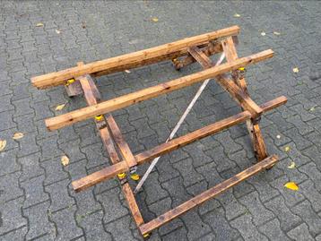 Zitstokken stelling voor kippen beschikbaar voor biedingen