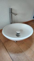 Witte ovale opzet waskom met bijhorende kraan., Huis en Inrichting, Badkamer | Badkamermeubels, Ophalen, Gebruikt, Overige typen
