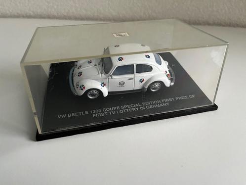 Universal Hobbies Volkswagen (VW) Kever 1303 Coupe (1:43), Hobby en Vrije tijd, Modelauto's | 1:43, Zo goed als nieuw, Auto, Universal Hobbies