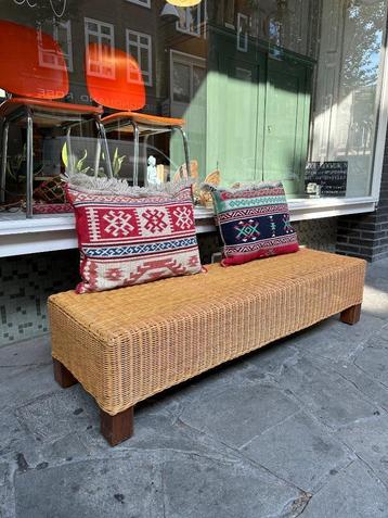 SALE vintage pitriet salontafel, side table, brocante bankje beschikbaar voor biedingen