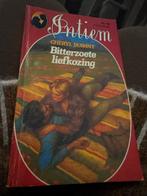 Intiem - Bitterzoete liefkozing, Boeken, Romans, Ophalen of Verzenden, Gelezen, Nederland