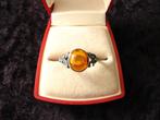 Mooie Fijne Zilveren Ring met Barnsteen - maat 18 1/4, Verzenden, Zilver, Ring, Met edelsteen