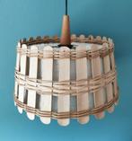 Vintage hanglamp met rotan en jute, Huis en Inrichting, Lampen | Hanglampen, Ophalen, Gebruikt, Minder dan 50 cm