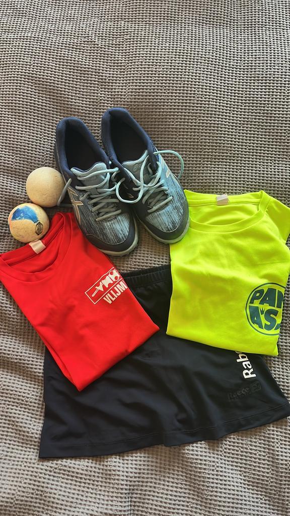 Hockey kleding 7 - 9 jaar, Sport en Fitness, Hockey, Gebruikt, Schoenen, Ophalen of Verzenden