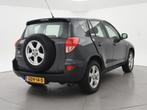 Toyota RAV4 2.2 D4D 136 PK 4X4 LINEA TERRA + STOELVERWARMING, Auto's, Toyota, Gebruikt, 4 cilinders, 2000 kg, Bedrijf