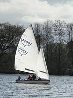16 m2 polyester romp en tuigage, Watersport en Boten, Zeilen en Zeiltoebehoren, Ophalen, Gebruikt, Overige typen, 15 tot 30 m²