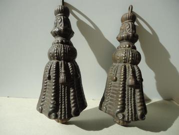 paar XIXE. tegengewichten kloppers  N M à HUY passementerie beschikbaar voor biedingen