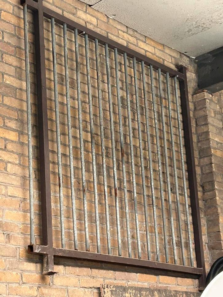 Metalen hekwerk, traliehek 1,60 x 1,60 m, Tuin en Terras, Tuinhekken en Hekwerk, Gebruikt, Spijlenhekwerk, IJzer, Ophalen