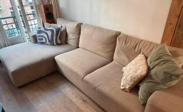 Prachtige beige driezits hoekbank!